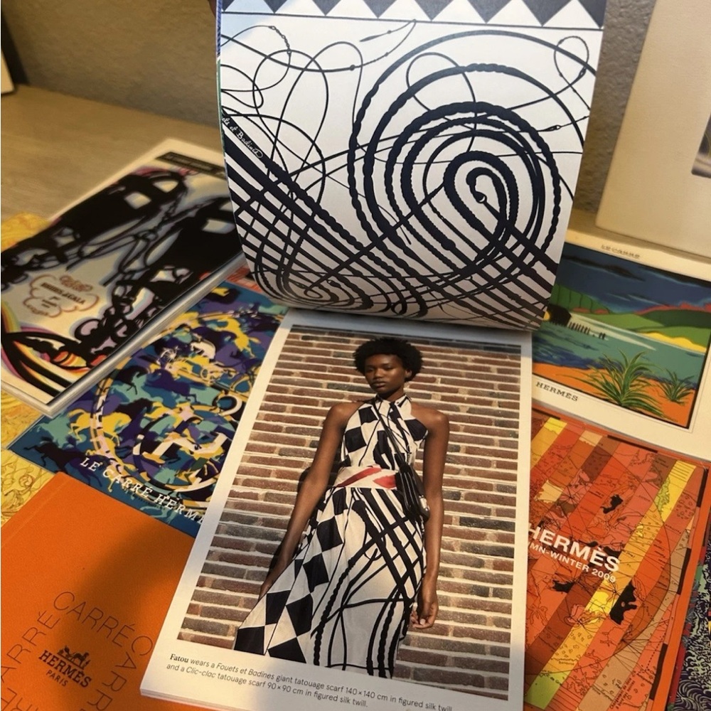 15 Le Carre HERMES Paris Scarf Look Book Catalog Lot Spring Summer Autumn Winter - Picture 12 of 16